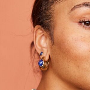 *Rare* Desert Stone Hammered Gold hoops with Lapis by Stella & Dot - NWOT